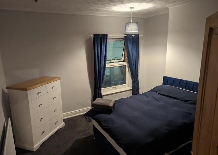 2 Bed House - Garden & Excellent Wifi