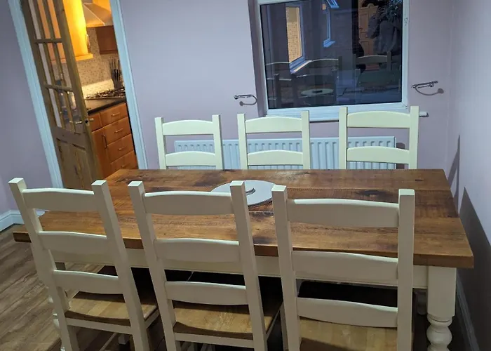 2 Bed House - Garden & Excellent Wifi