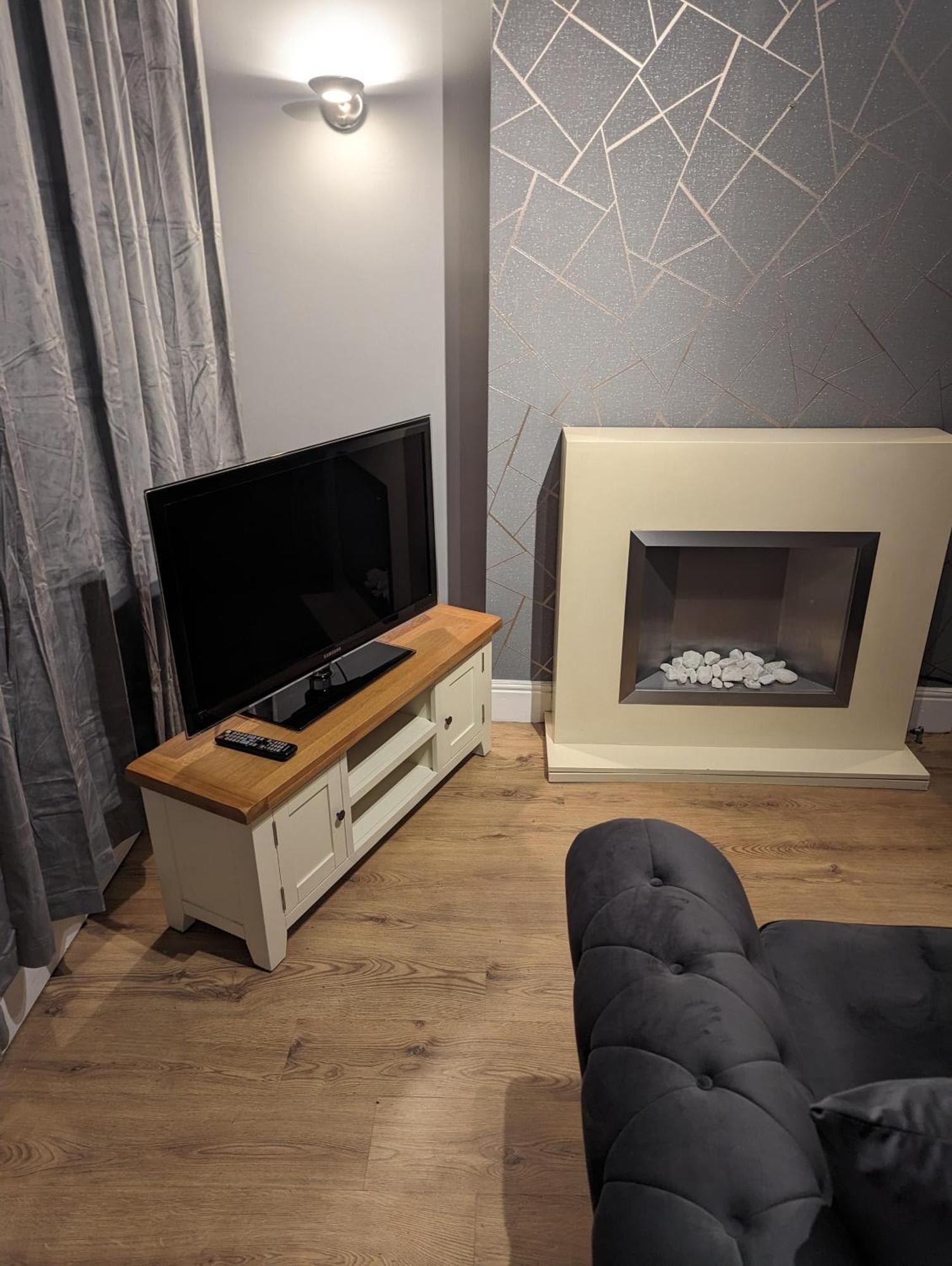 2 Bed House - Garden & Excellent Wifi *